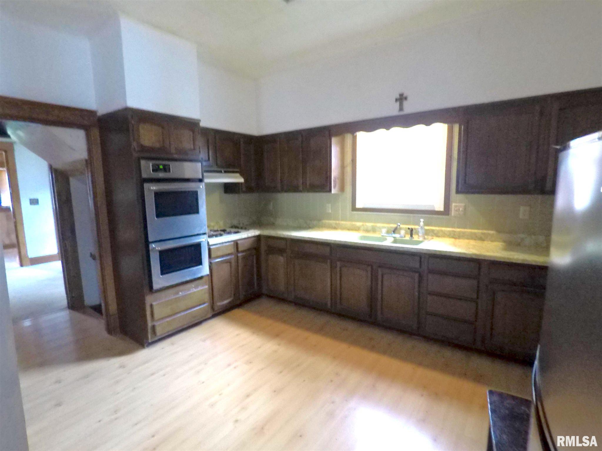 433 44th Street Moline, IL 61265 - Photo 5 of 17 Gallery Image 5