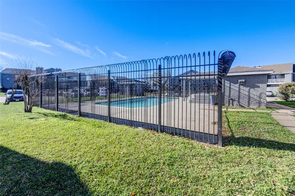 $1,250 | 12500 Sandpiper Drive, Unit 197, Houston, TX 77035