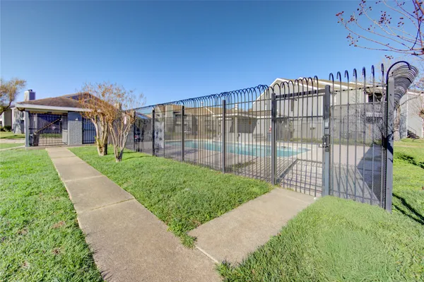 $1,250 | 12500 Sandpiper Drive, Unit 197, Houston, TX 77035