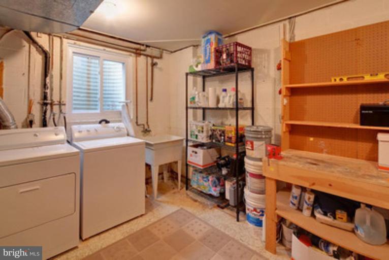 5982 Queenston Street Springfield, VA 22152 - Photo 11 of 29 Laundry Area 1