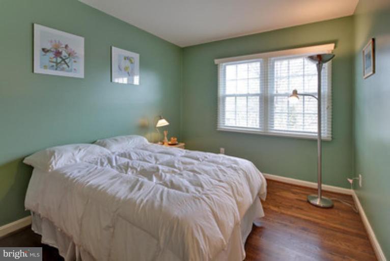 5982 Queenston Street Springfield, VA 22152 - Photo 23 of 29 Bedroom #3