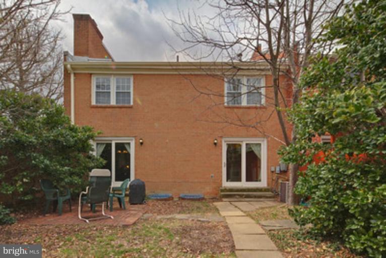 5982 Queenston Street Springfield, VA 22152 - Photo 26 of 29 Patio