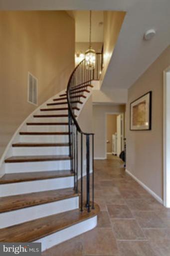 5982 Queenston Street Springfield, VA 22152 - Photo 3 of 29 Entrance / Foyer