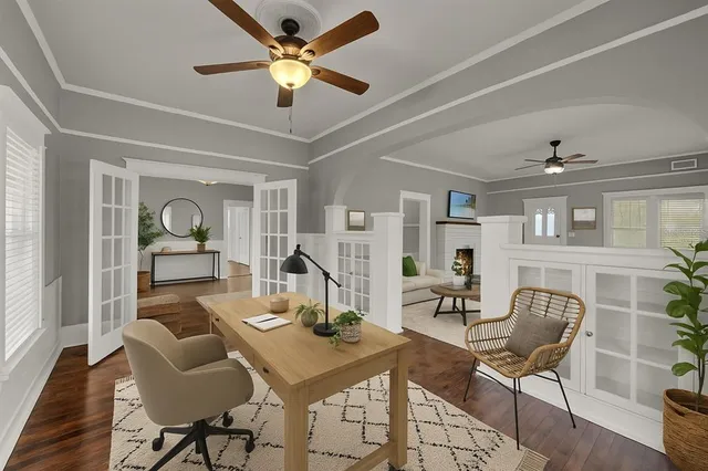 a view of a livingroom with furniture