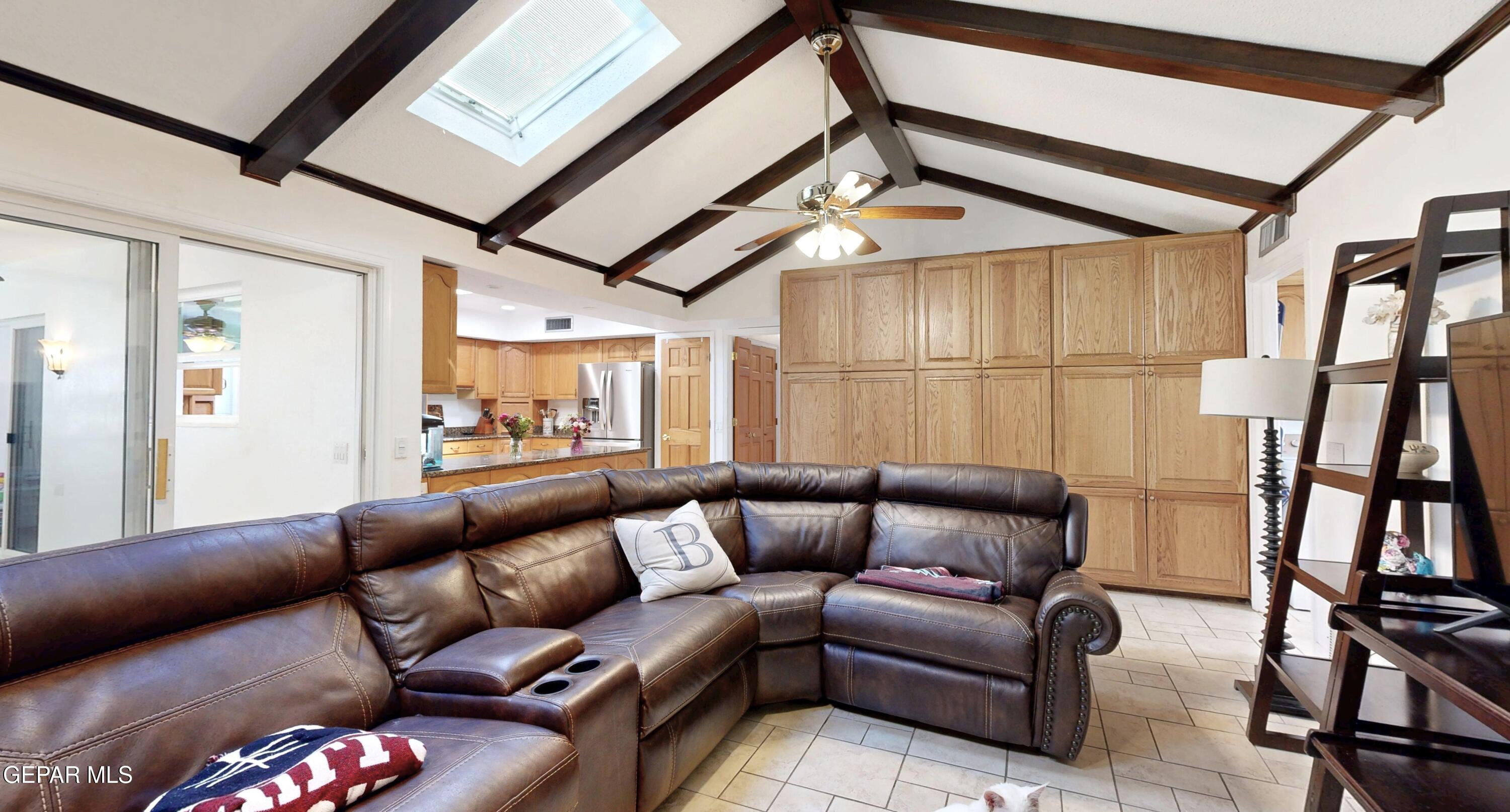 2900 Stone Edge Road El Paso, TX 79904 - Photo 14 of 42 2900 Stone Edge FR Built ins Pic