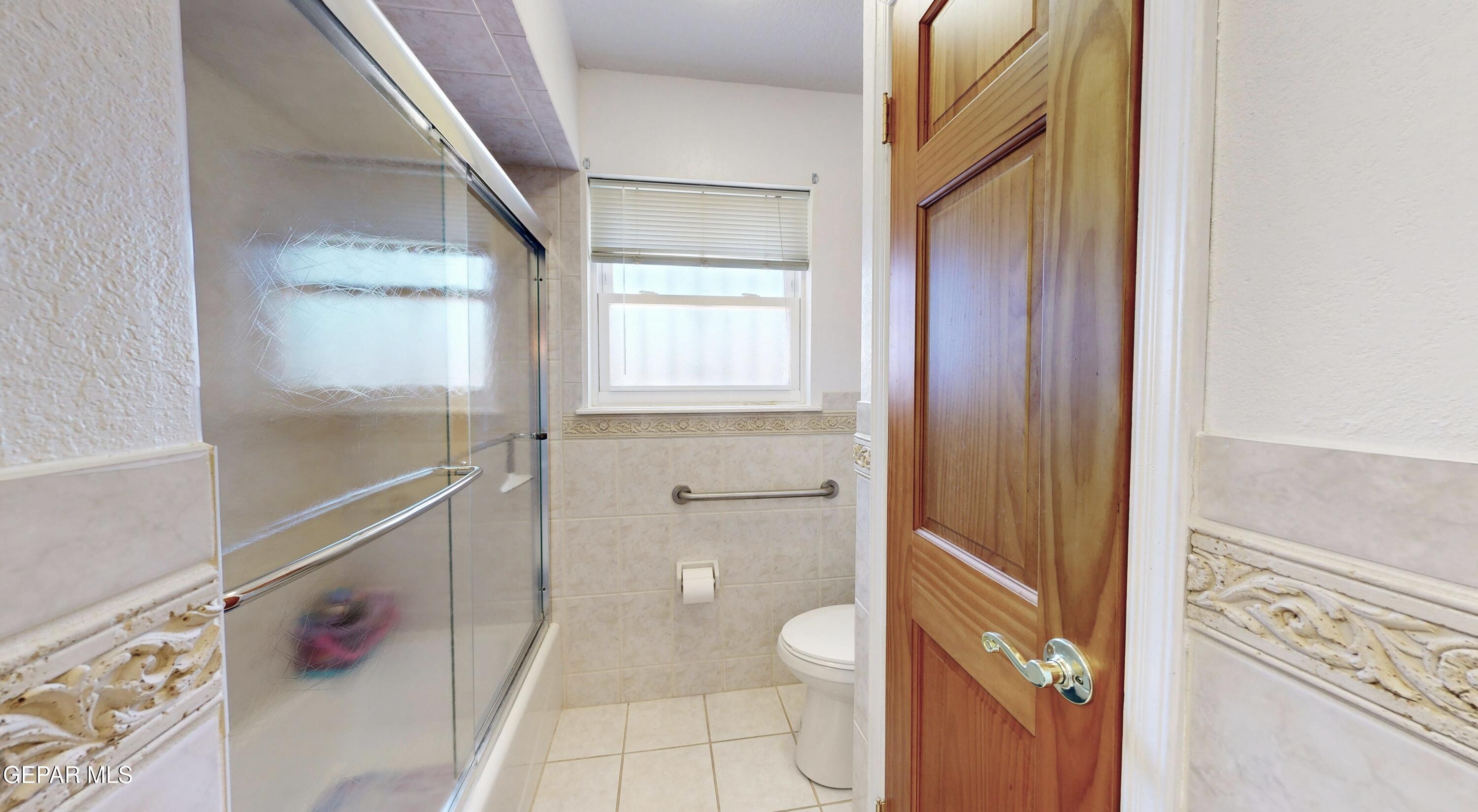 2900 Stone Edge Road El Paso, TX 79904 - Photo 22 of 42 2900 Stone Edge Full Bath Pic 2