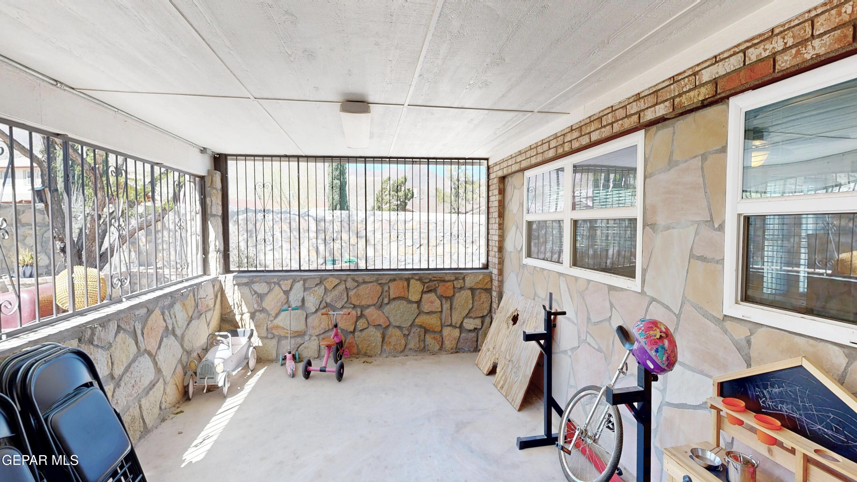 2900 Stone Edge Road El Paso, TX 79904 - Photo 34 of 42 2900 Stone Edge Patio Enclosed Pic