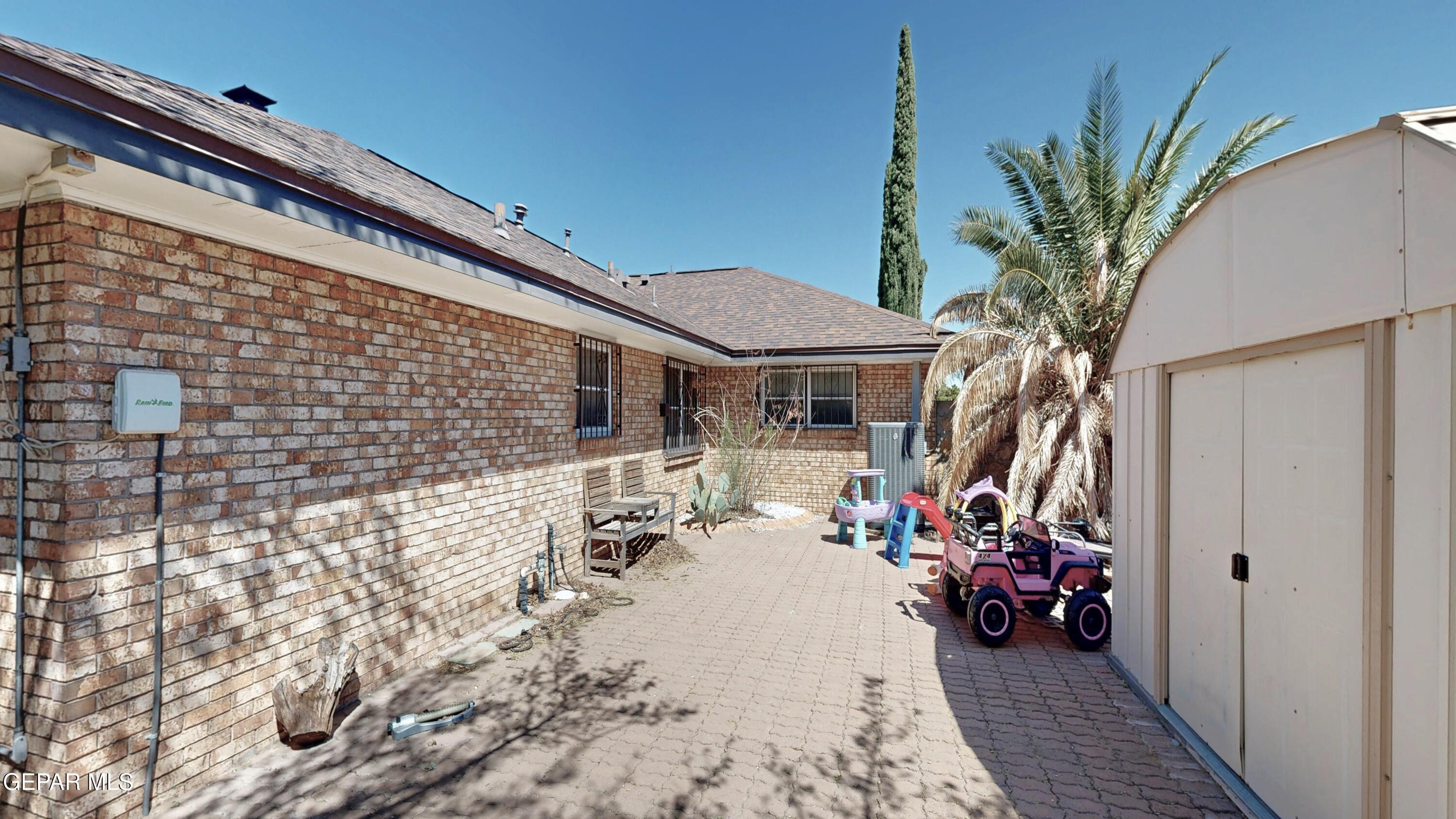 2900 Stone Edge Road El Paso, TX 79904 - Photo 40 of 42 2900 Stone Edge Backyard Pic 3