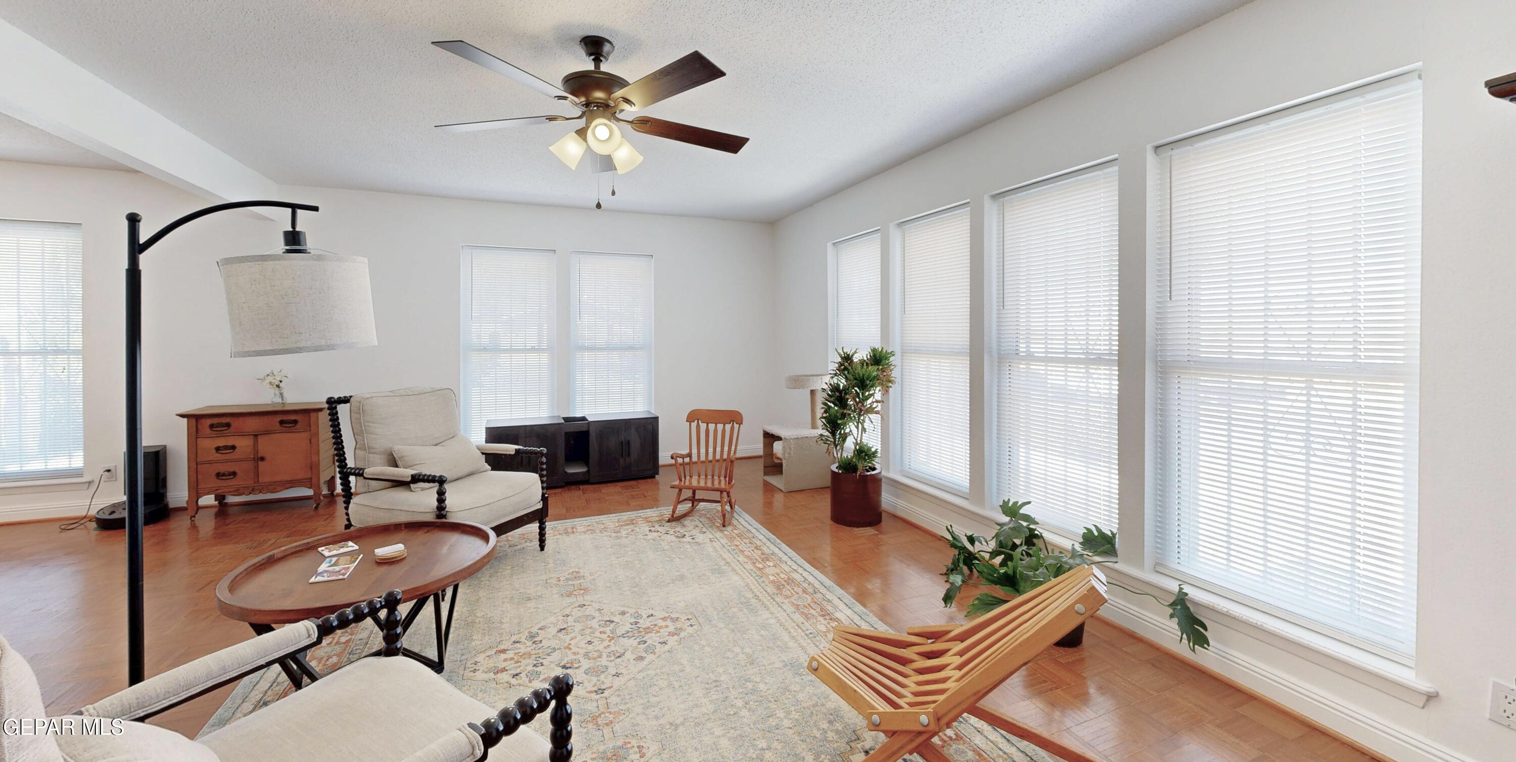 2900 Stone Edge Road El Paso, TX 79904 - Photo 7 of 42 2900 Stone Edge LR Pic 2