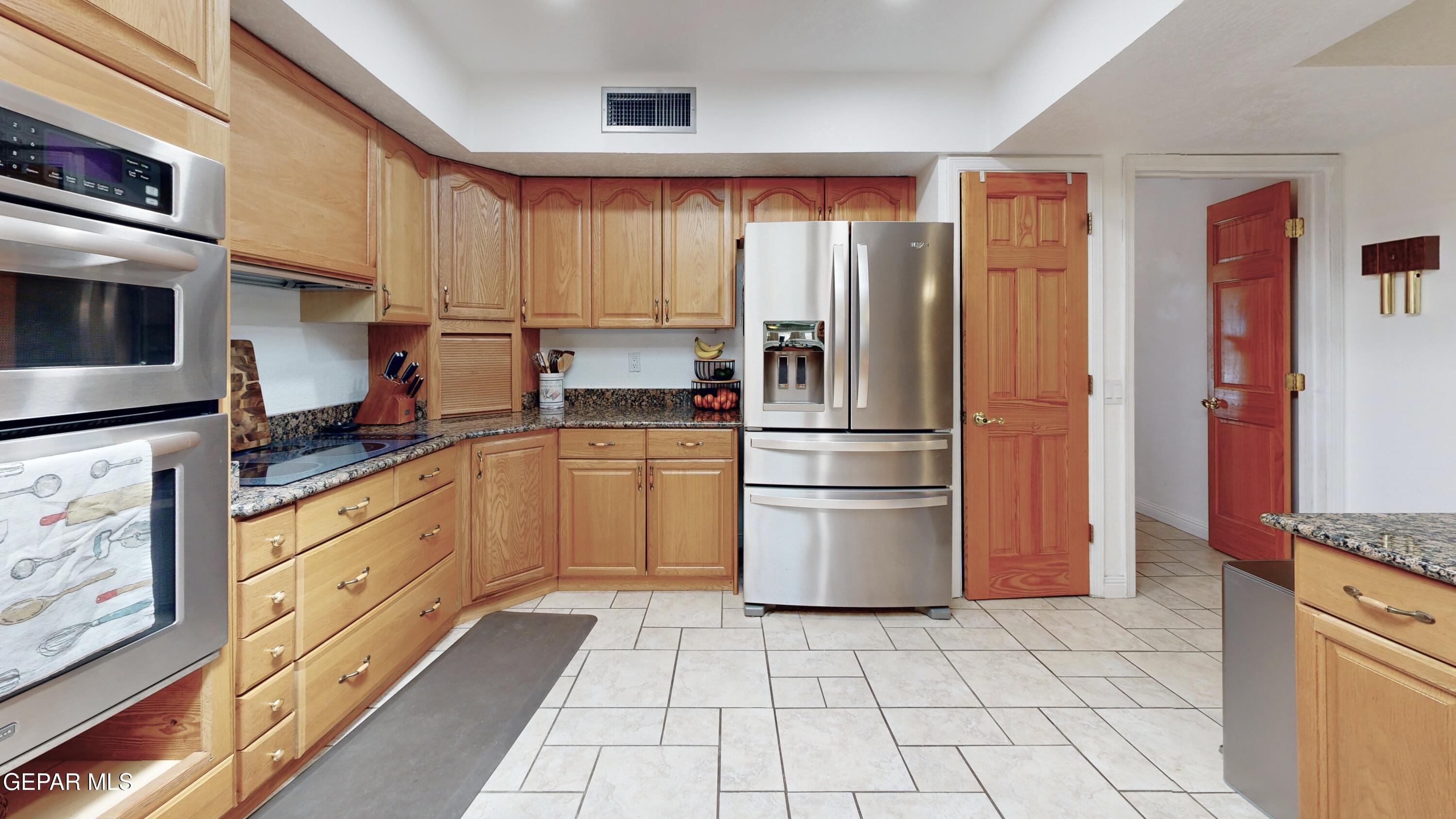 2900 Stone Edge Road El Paso, TX 79904 - Photo 10 of 42 2900 Stone Edge Kitchen Ref Pic