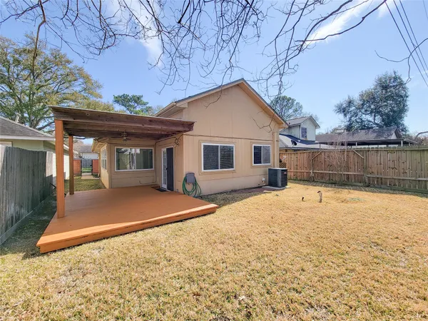 $1,695 | 8611 Pool Creek Drive, Houston, TX 77095