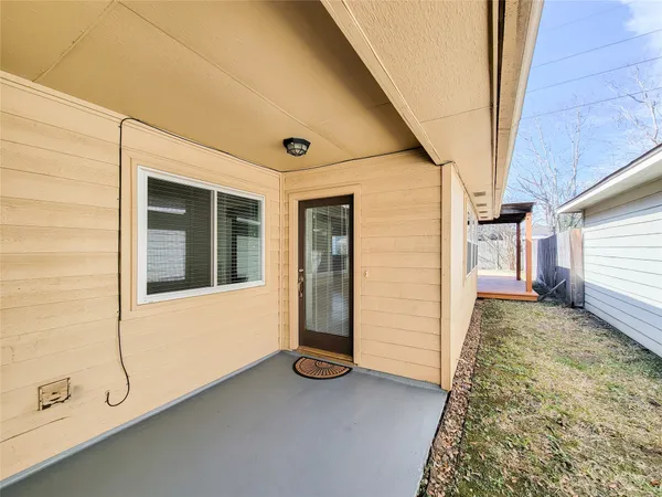 $1,695 | 8611 Pool Creek Drive, Houston, TX 77095