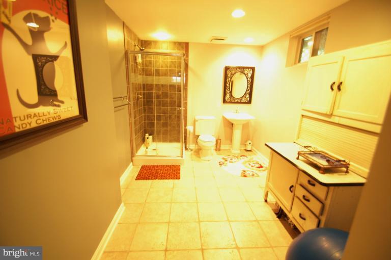 1421 Gilbert Road Arnold, MD 21012 - Photo 14 of 30 Bath
