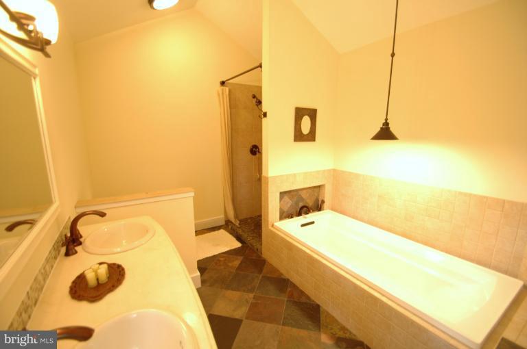 1421 Gilbert Road Arnold, MD 21012 - Photo 3 of 30 Bath (Master)