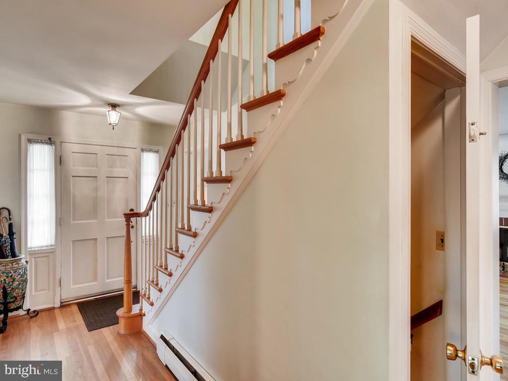 187 Hollen Road Baltimore, MD 21212 - Photo 3 of 34 Foyer