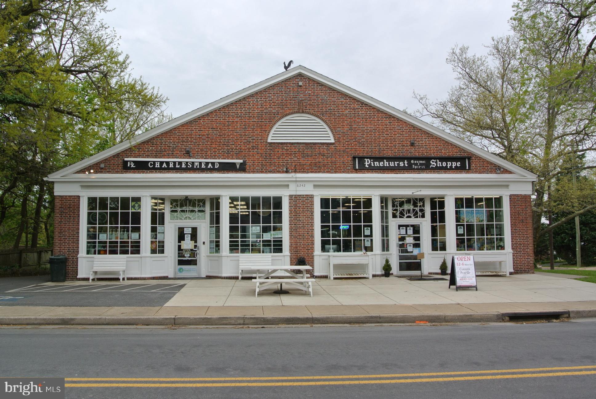 187 Hollen Road Baltimore, MD 21212 - Photo 31 of 34 Short Walking distance to neighborhood shops!
