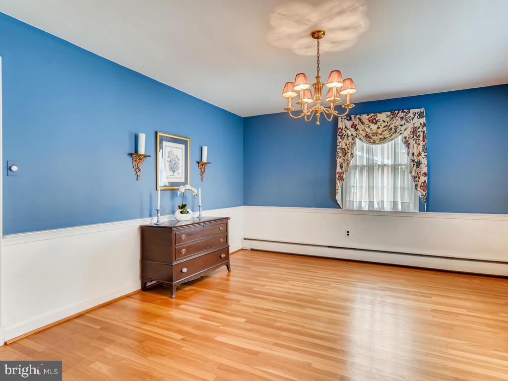 187 Hollen Road Baltimore, MD 21212 - Photo 6 of 34 Formal Dining Room