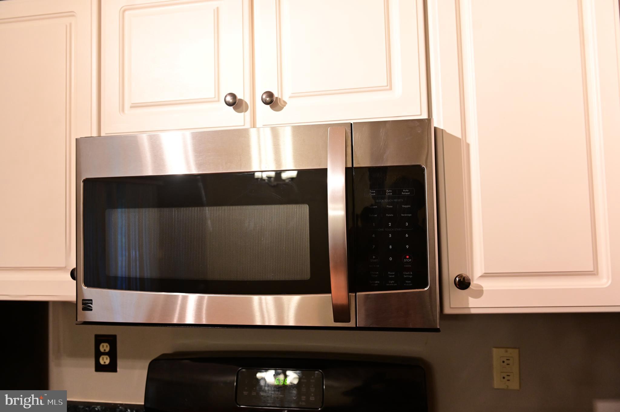 8635 Jacks Reef Road Laurel, MD 20724 - Photo 4 of 49 a bathroom with a sink and a mirror
