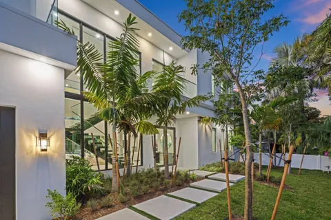 $2,950,000 | 2015 Northeast 4th Avenue, Wilton Manors, FL 33305