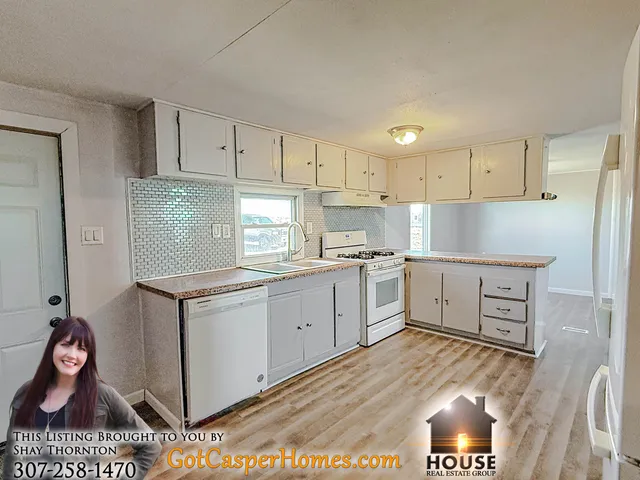 $200,000 | 7647 North Forum, Evansville, WY 82636