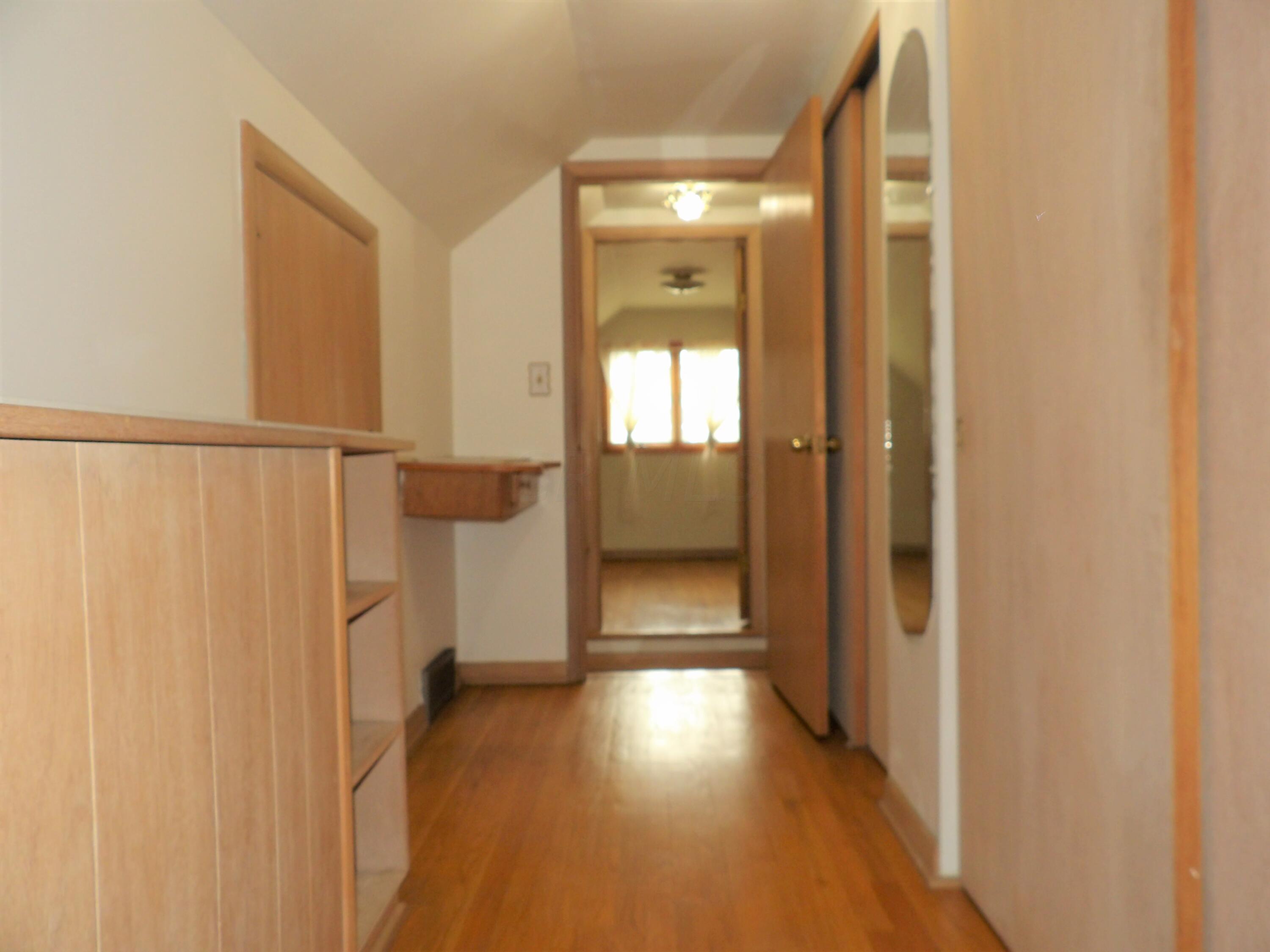 631 Bernhard Road Whitehall, OH 43213 - Photo 22 of 35 104_0700
