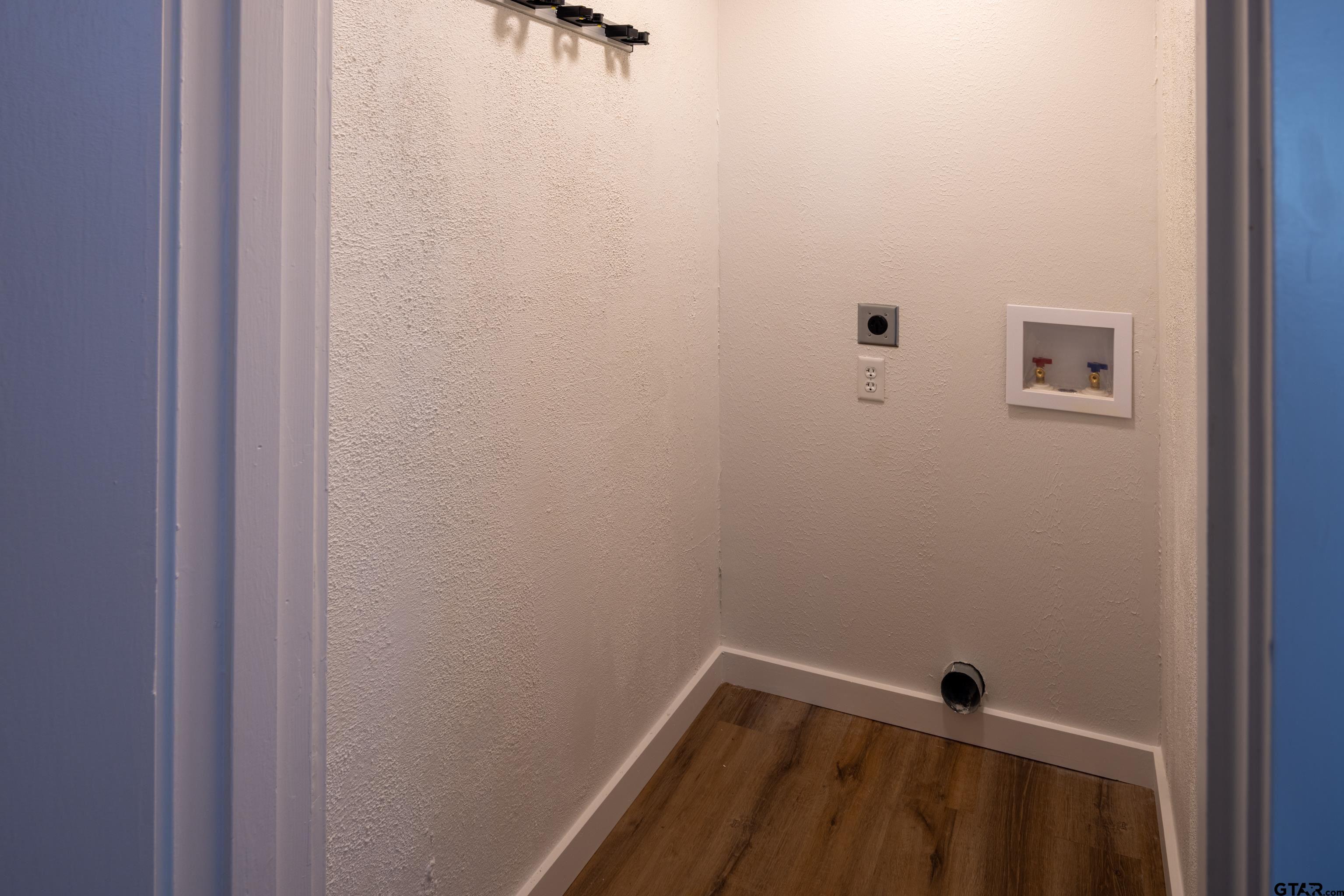 1715 Ridgeview Drive Tyler, TX 75701 - Photo 23 of 35 a view of a small space