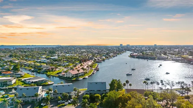 $269,000 | 610 Victoria Drive, Unit C101, Cape Coral, FL 33904