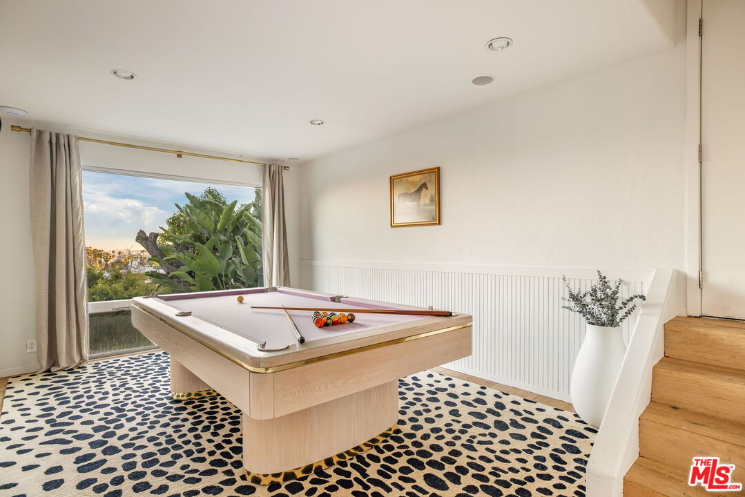 7924 Hillside Avenue Los Angeles, CA 90046 - Photo 17 of 37