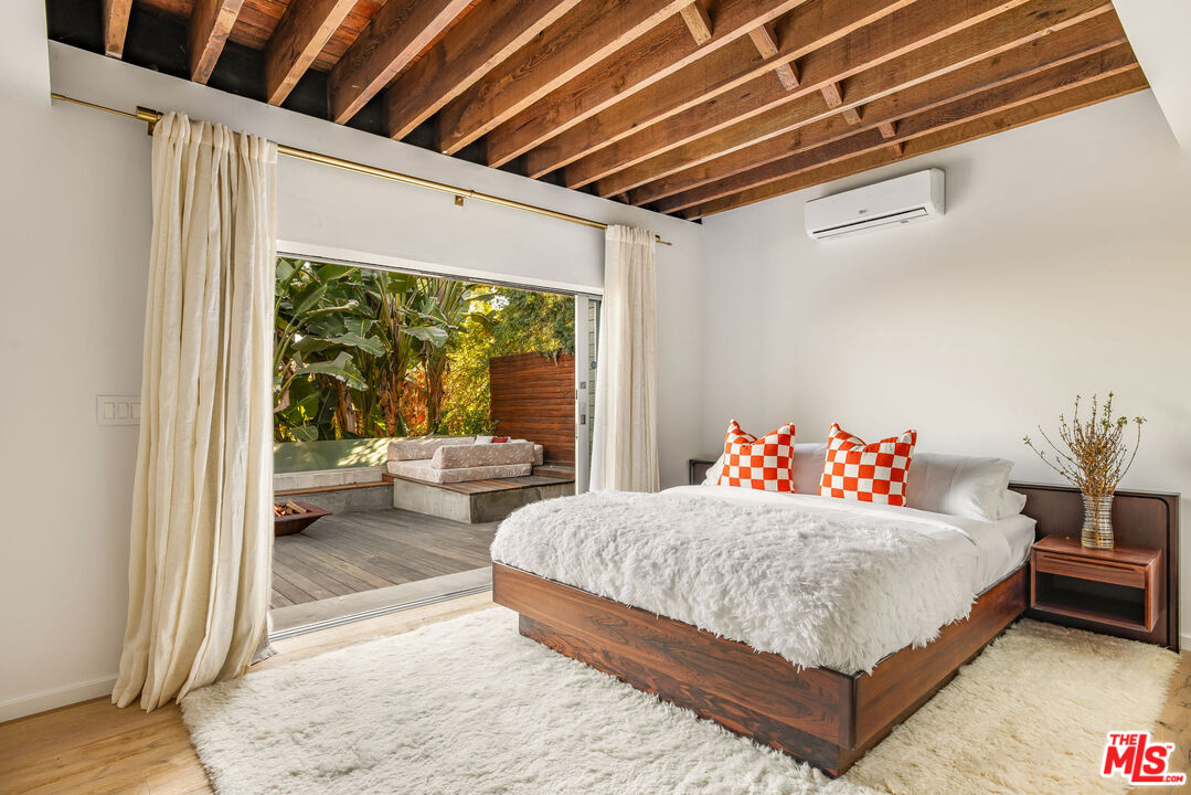 7924 Hillside Avenue Los Angeles, CA 90046 - Photo 27 of 37