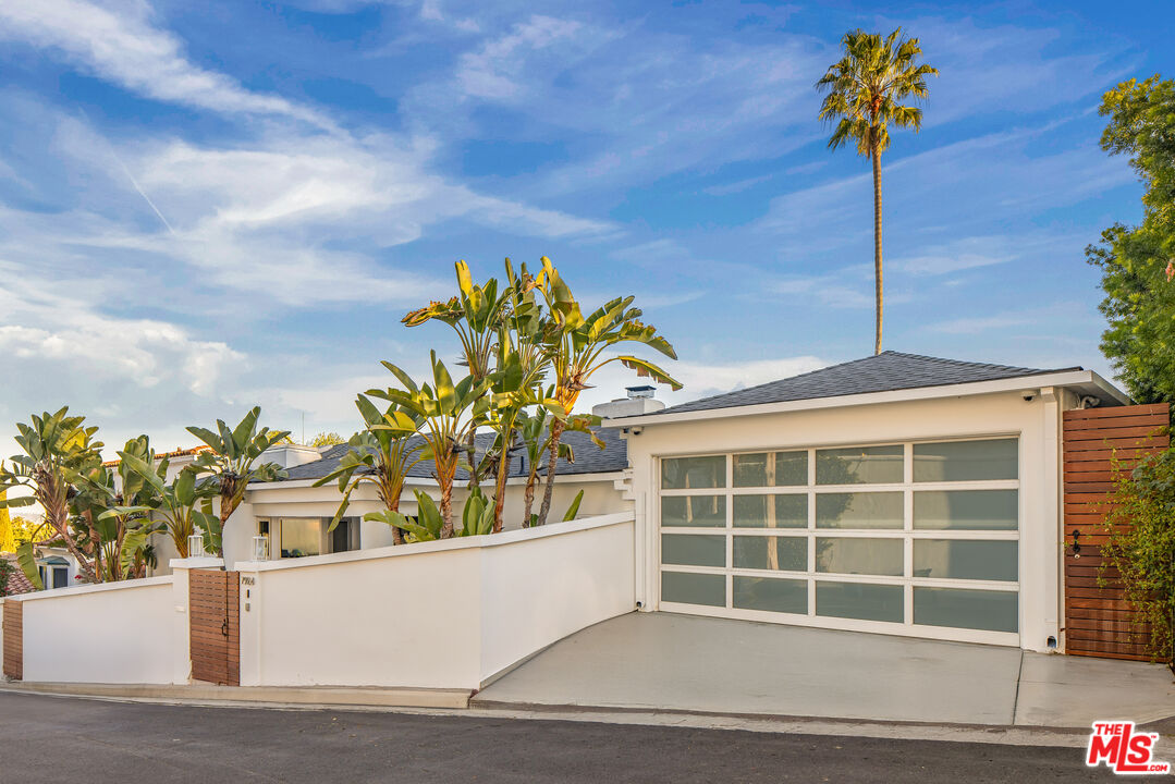 7924 Hillside Avenue Los Angeles, CA 90046 - Photo 29 of 37