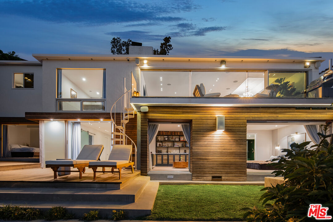 7924 Hillside Avenue Los Angeles, CA 90046 - Photo 33 of 37