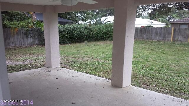1910 Blue Ridge Avenue Melbourne, FL 32935 - Photo 4 of 8 Blue Ridge porch backyard