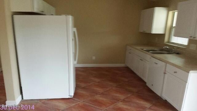 1910 Blue Ridge Avenue Melbourne, FL 32935 - Photo 6 of 8 Blue Ridge kitchen
