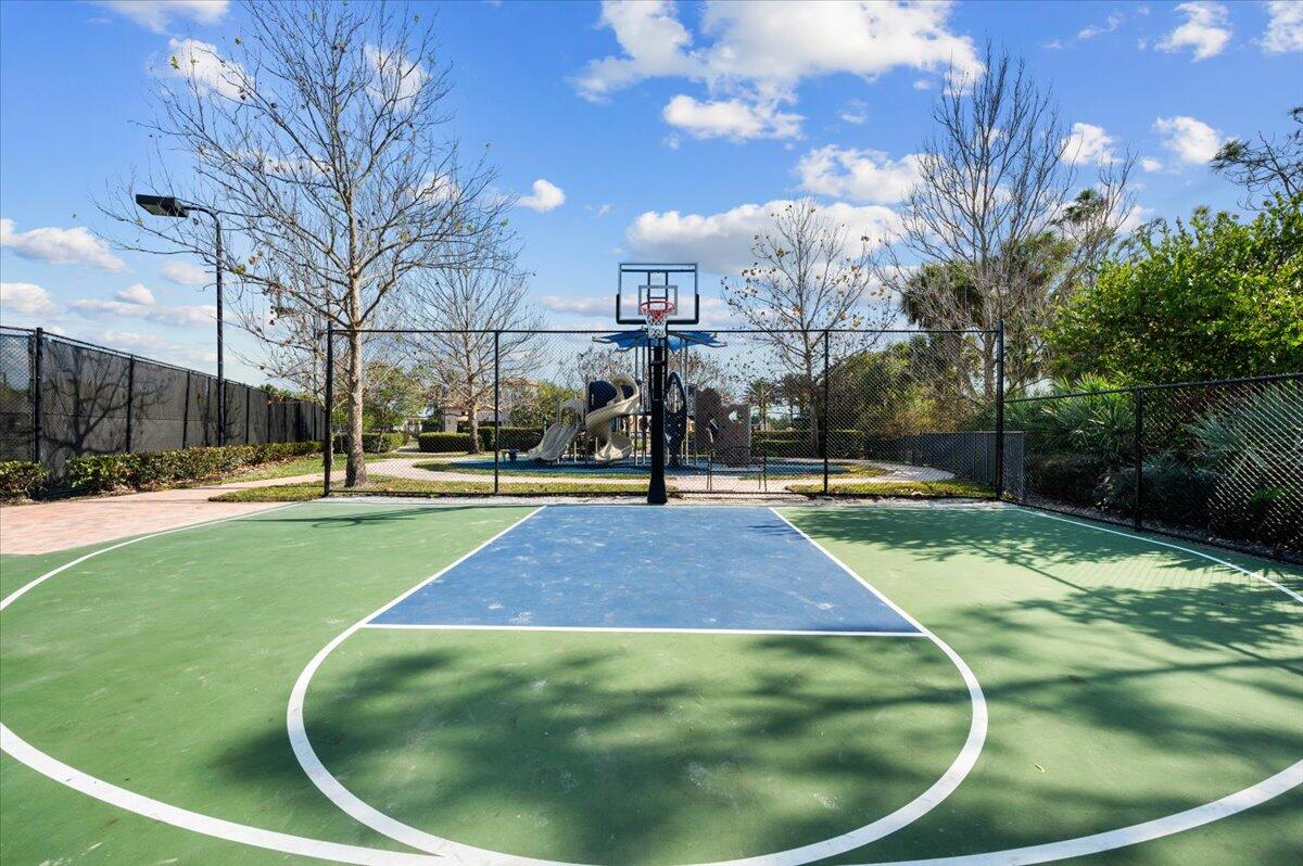 222 Tresana Boulevard, Unit 44 Jupiter, FL 33478 - Photo 56 of 63 Community Basketball Court