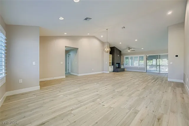 $2,500 | 9045 Firebird Drive, Las Vegas, NV 89134