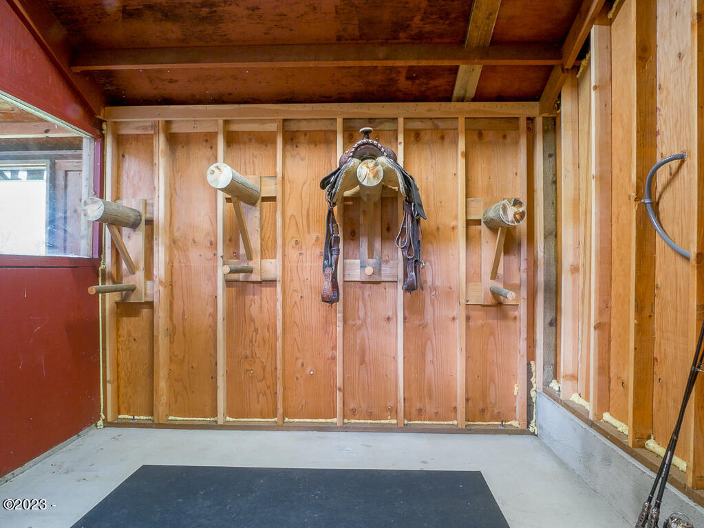 12319 Logsden Road Blodgett, OR 97326 - Photo 48 of 78 Tack Room