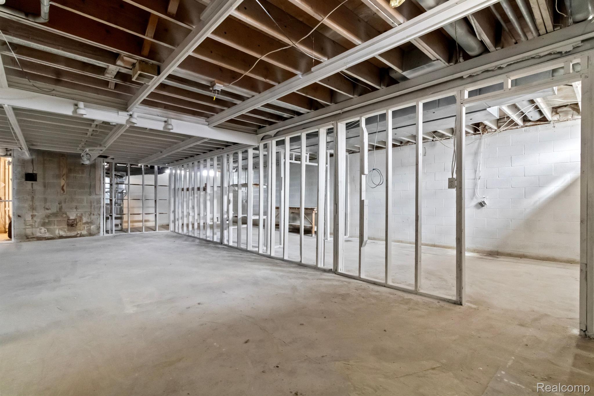 11400 Chicago Road Warren, MI 48093 - Photo 35 of 40 Basement