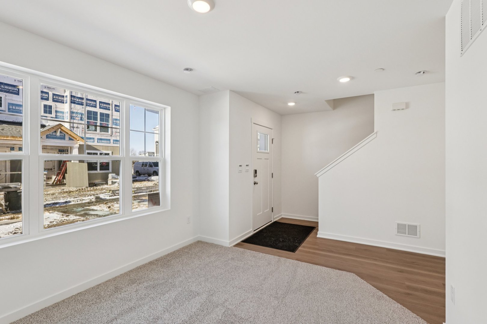 565 Yosemite Way Mundelein, IL 60060 - Photo 5 of 57