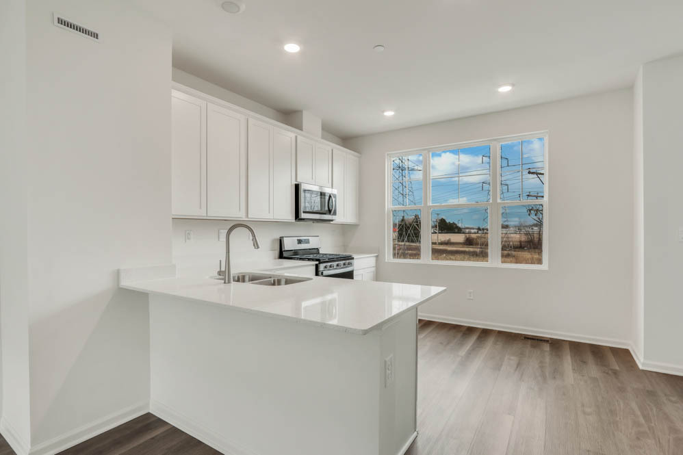 565 Yosemite Way Mundelein, IL 60060 - Photo 7 of 57