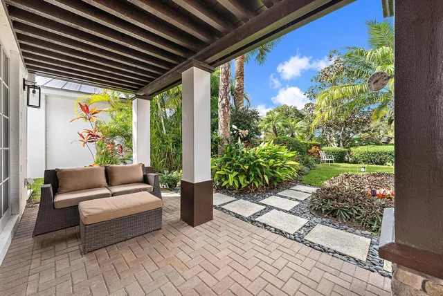 $1,295,000 | 10425 Southeast Slash Pine Court, Hobe Sound, FL 33455