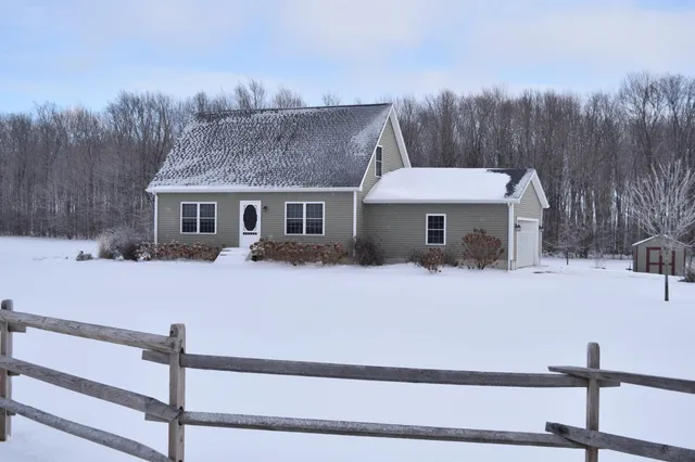 $435,000 | 86 Reynolds Road, Grand Isle, VT 05458