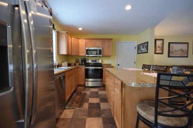 $435,000 | 86 Reynolds Road, Grand Isle, VT 05458