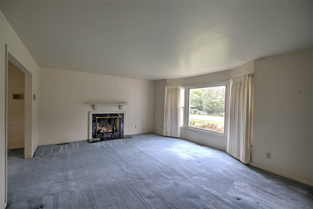 2281 North Summit Avenue Decatur, IL 62526 - Photo 4 of 27 Gallery Image 4