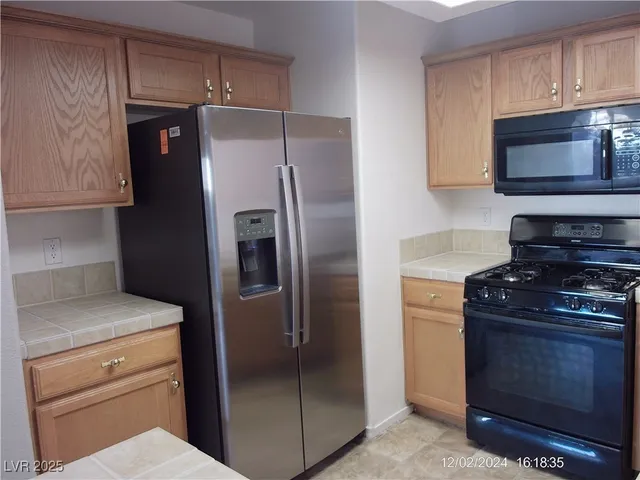 $1,800 | 7560 Mission Palm Street, Las Vegas, NV 89139