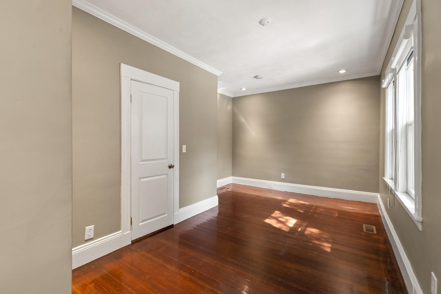 51 Wolcott Road, Unit 1 Brookline, MA 02467 - Photo 20 of 30 Gallery Image 20
