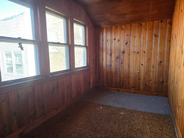 $1,400 | 5204 West Newport Avenue, Unit 2, Chicago, IL 60641