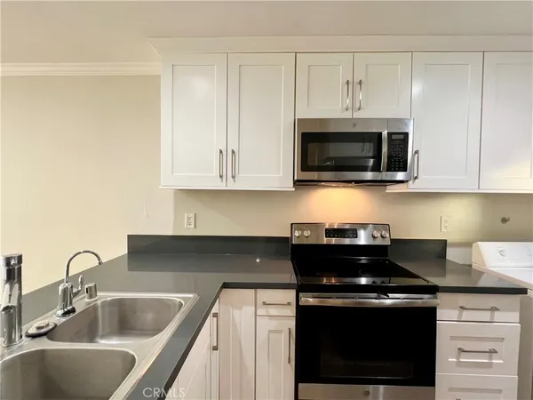 $2,450 | 162 Tangelo, Irvine, CA 92618