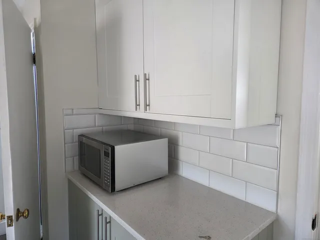 $284,900 | 17 Capitol Avenue, Waterbury, CT 06705