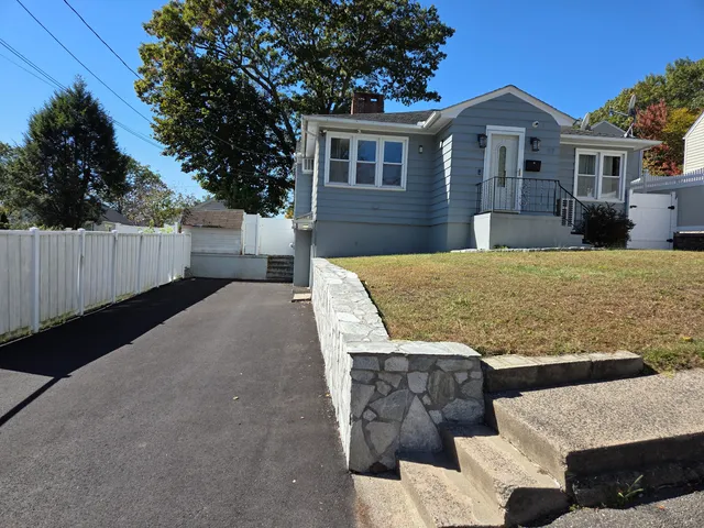 $284,900 | 17 Capitol Avenue, Waterbury, CT 06705