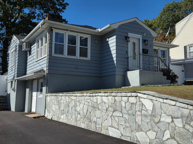 $284,900 | 17 Capitol Avenue, Waterbury, CT 06705